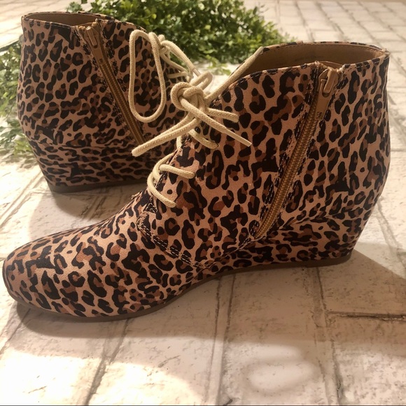 New Dolce Vita Shoes - Picture 5 of 7